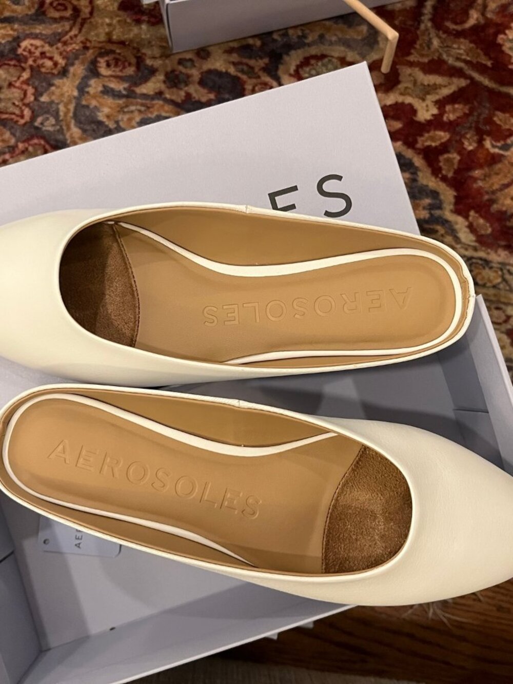 NWT Aerosoles Amara White Slip-On Mule Flats Size 8.5M New in Box